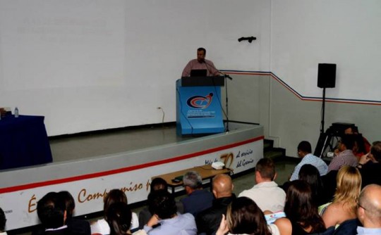 Tareck El Aissami presentó Plan de Inversión 2013 a empresarios 