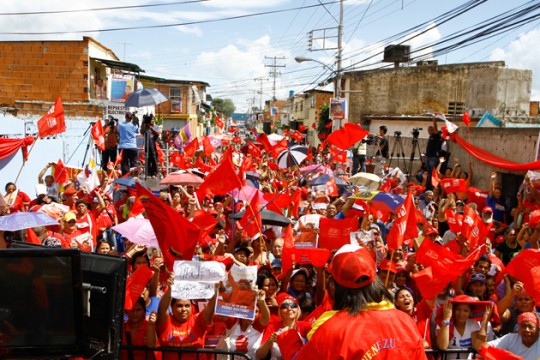 Las Unidades de Batalla Hugo Chávez del municipio Girardot fueron abanderadas