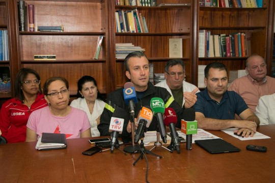 Tareck El Aissami exigió cese de “campaña terrorista” contra Hospital Central de Maracay