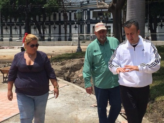 inspeccionaron avances de la Plaza Bolivar de Maracay