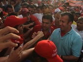 Tareck El Aissami caminó por las calles de Turmero en compañía de una multitud que le recibió. Las y los integrantes de la JPSUV acompañaron la actividad que se revistió de alegría y color. 7 de diciembre de 2012