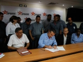Firma del contrato colectivo de trabajadores de Unicon. 24 de septiembre de 2013