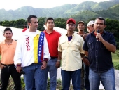 Gobernador El Aissami en unidades de producción agroalimentarias en Aragua. 17 de octubre 2013