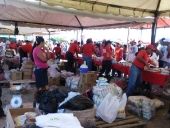 Gobierno de Aragua realizó Mega Mercal en Fundo Coropo. 12 de mayo de 2013.