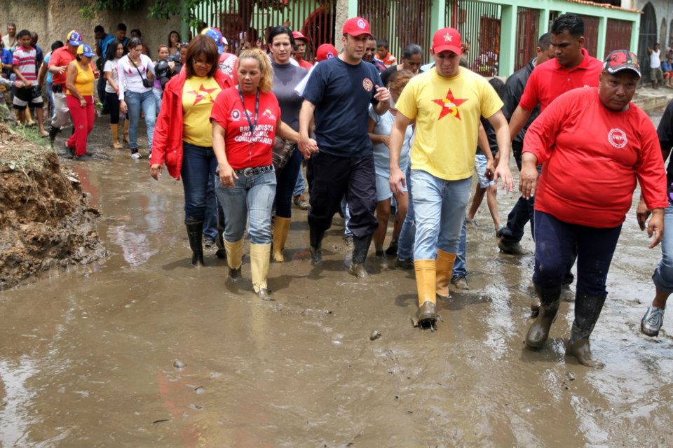 Gobernador El Aissami y su equipo inspeccionan diques afectados por las lluvias en Aragua. 07 de mayo de 2013