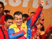Tareck El Aissami logró la victoria en estos comicios regionales y se impuso con el 52.72% de los votos. Expresó que fue una jornada hermosa de la democracia venezolana a través de la cual las y los habitantes decidieron su destino. 16 de diciembre de 2012.