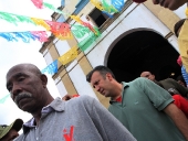 Tareck El Aissami participó en una oración popular para pedir a Dios por la pronta recuperación del presidente Hugo Chávez en la iglesia de la Plaza Bolívar de Chuao en Mariño. Donde afirmó: 