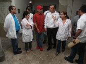 Tareck El Aissami recorrió el Hospital Central de Maracay junto a su familia. 17 de septiembre de 2014