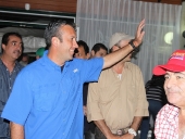 Tareck El Aissami se reunió con la Comunidad Libanesa en el sector El Limón del municipio Mario Briceño Iragorry, sus integrantes manifestaron respaldo absoluto a su candidatura. 29 de noviembre de 2012.