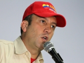 Tareck El Aissami se reunió con trabajadores de la Gobernación de Aragua, les pidió organización y unidad, para fortalecer la política revolucionaria y socialista del país. Estos manifestaron respaldo a su candidatura. 11 de diciembre de 2012.