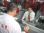 Equipo de Gobierno aporta un día de salario por la Revolución. 31 de octubre de 2013